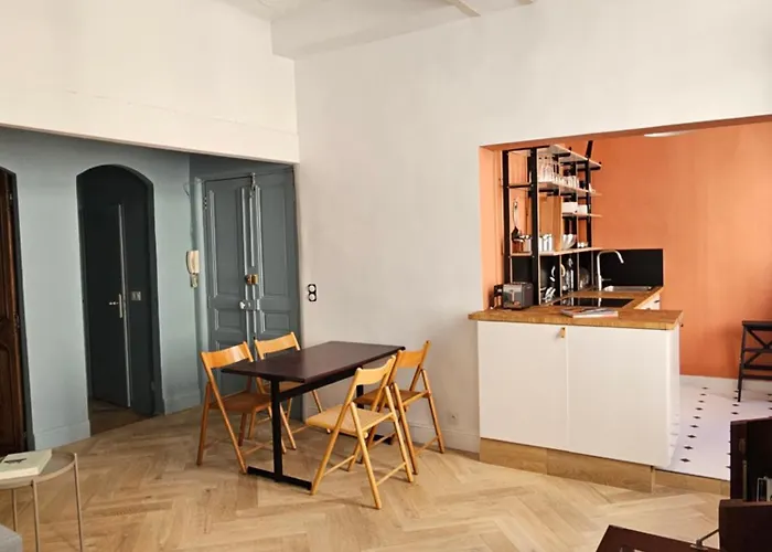 Blue Note Home, Port Vieux, Parking, Crew, Couple Apartment *